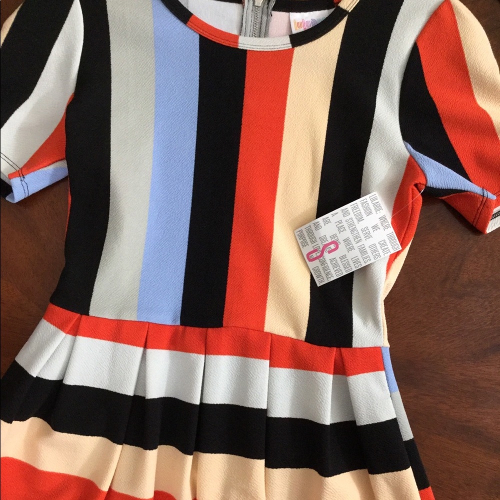 Small Lularoe Amelia